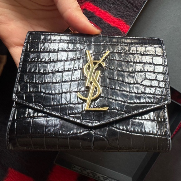 Yves Saint Laurent Black and Gold Crocodile-Embossed Wallet FIRM - Picture 5 of 14